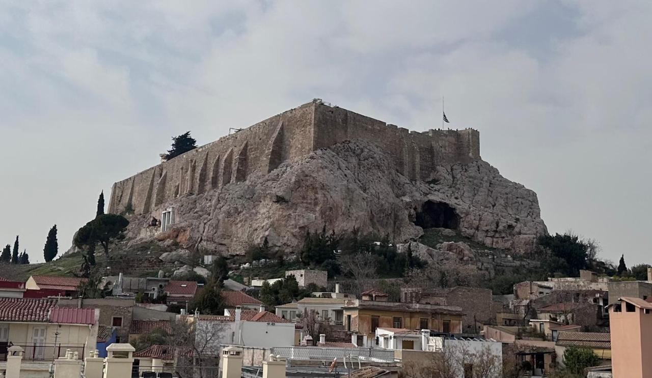 Plaka With Acropolis Rooftop View Access เอเธนส์ ภายนอก รูปภาพ